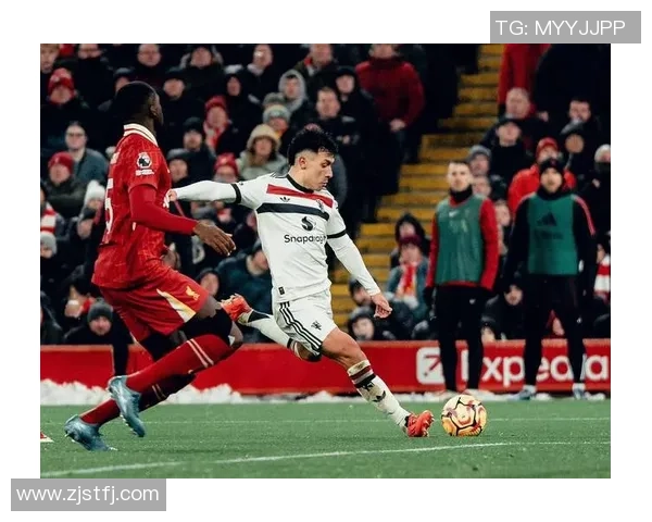 维拉主场迎战利兹联队全力争胜力争三分之战 维拉主场迎战利兹联队全力争胜力争三分之战